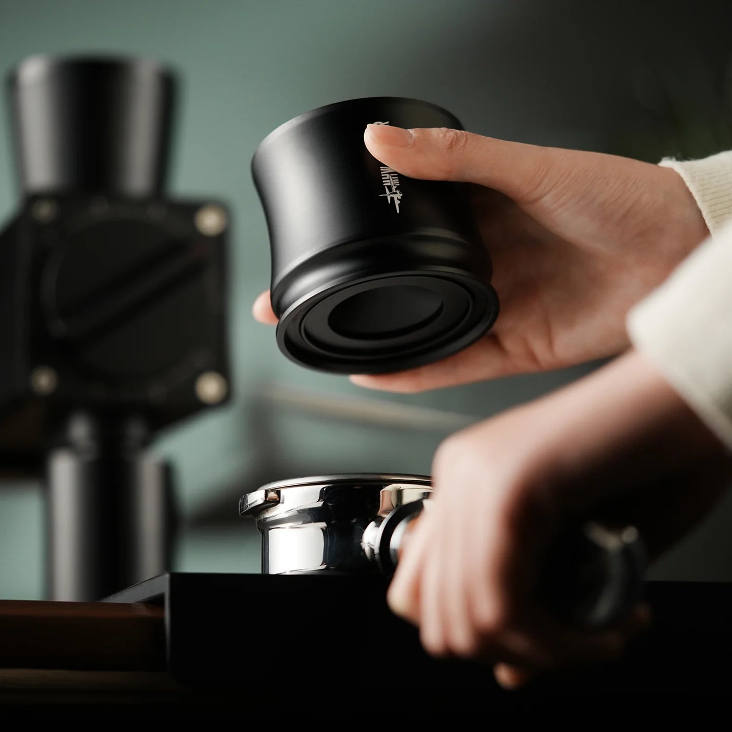 MHW-3BOMBER FlowLight Espresso Shaker Funnel, 51-54mm